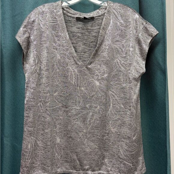 NWOT White House Black Market Silver and Gray Short Sleeve Top Size Medium - Picture 1 of 6